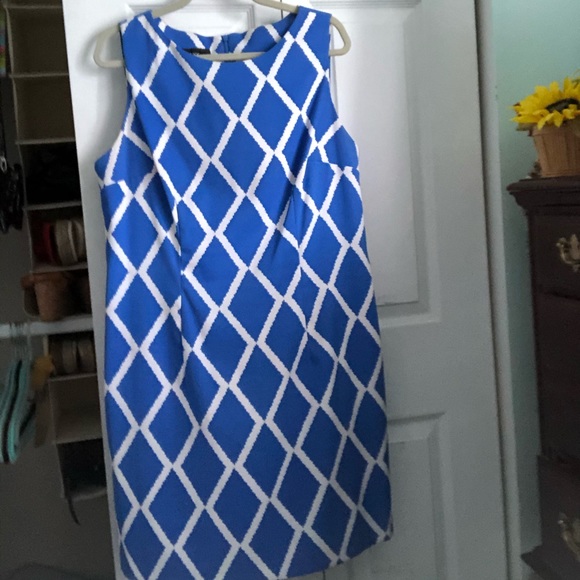 Graduation / Holiday / Formal Dress - Picture 2 of 4